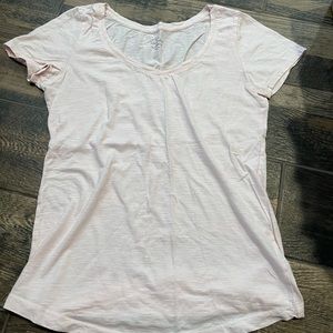 4 loft T-shirt’s and scarf